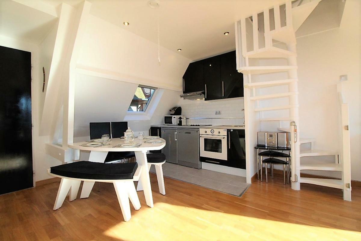 Cadre Exceptionnel: Duplex Classe 4**** Tennis, Piscine, Parking, Linge Inclus, Wifi, Materiel Bebe, Proximite Centre Deauville Exteriör bild